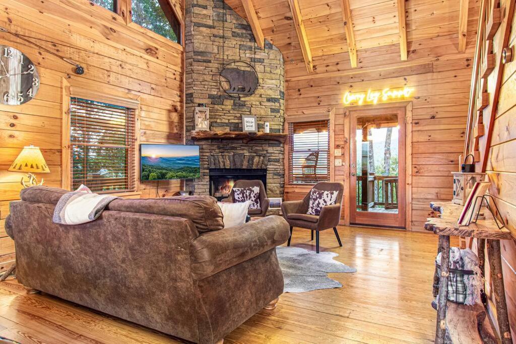 Cherry Log Summit Cabin By Bk Stays - Family Friendly - Playground - Game Room - Jacuzzi - Amazing Mountain Views المظهر الخارجي الصورة