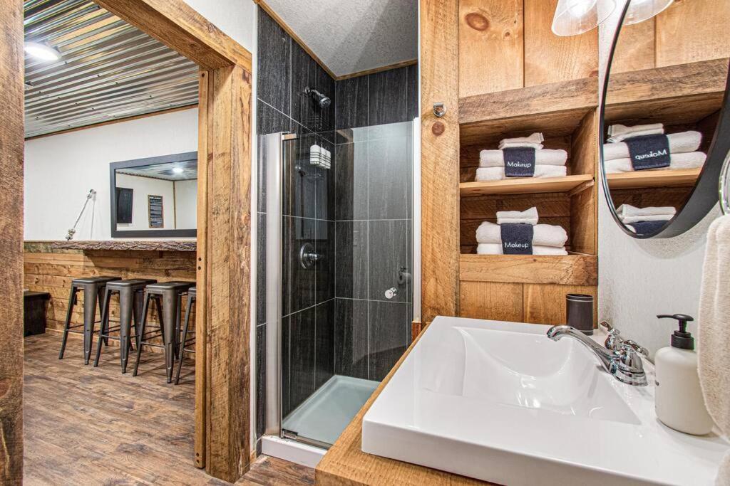 Cherry Log Summit Cabin By Bk Stays - Family Friendly - Playground - Game Room - Jacuzzi - Amazing Mountain Views المظهر الخارجي الصورة