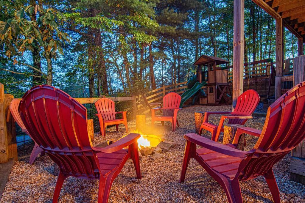Cherry Log Summit Cabin By Bk Stays - Family Friendly - Playground - Game Room - Jacuzzi - Amazing Mountain Views المظهر الخارجي الصورة