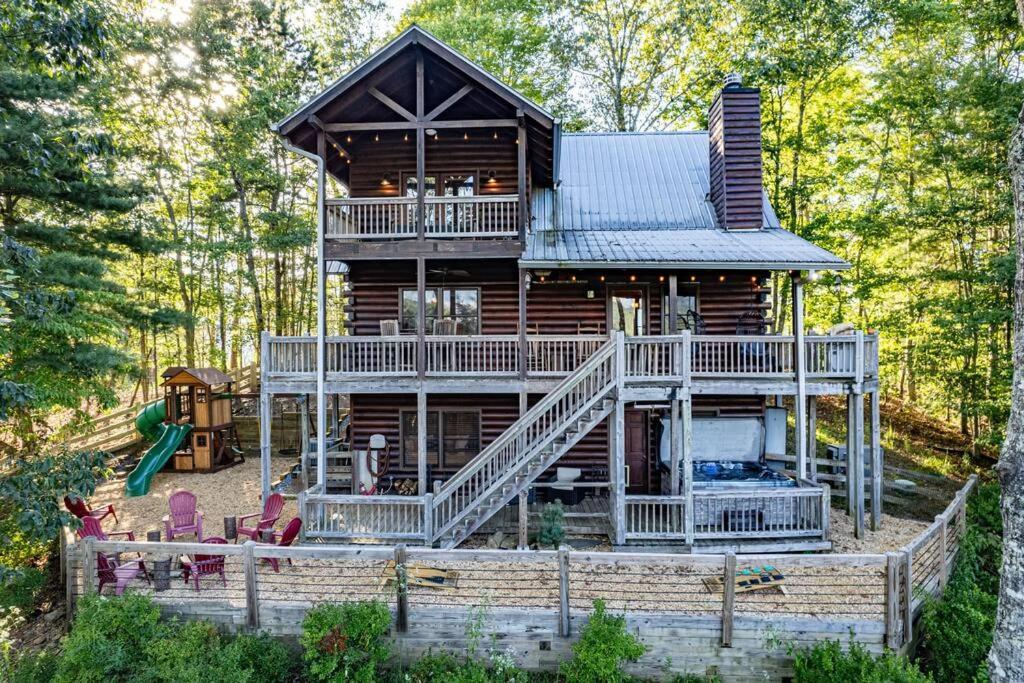 Cherry Log Summit Cabin By Bk Stays - Family Friendly - Playground - Game Room - Jacuzzi - Amazing Mountain Views المظهر الخارجي الصورة