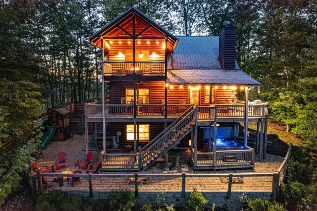 Cherry Log Summit Cabin By Bk Stays - Family Friendly - Playground - Game Room - Jacuzzi - Amazing Mountain Views المظهر الخارجي الصورة